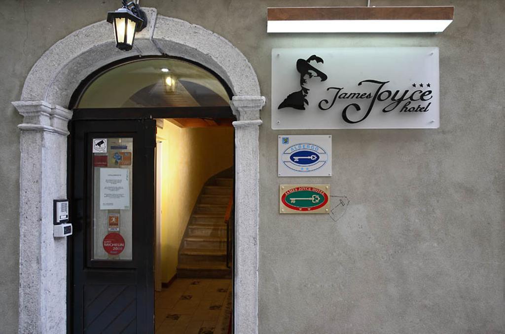 Hotel James Joyce ตรีเอสเต ภายนอก รูปภาพ